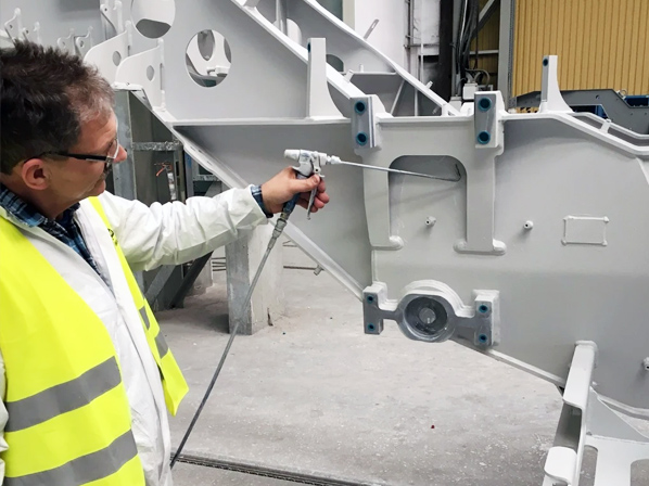 Doskonałe wykończenie przy lakierowaniu drewna