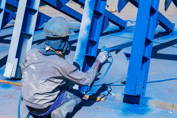 Lakierowanie metalu w przemyśle i branży budowlanej