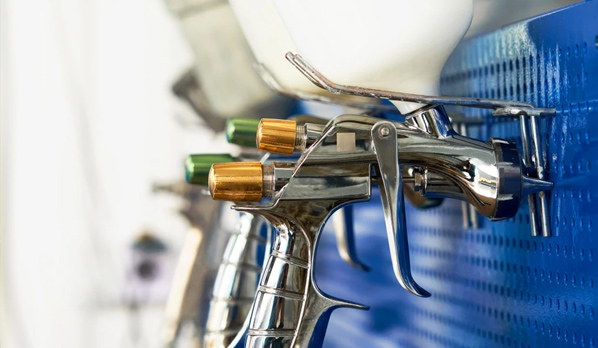 Osprzęt i narzędzia do lakierowania metalu – co wybrać?