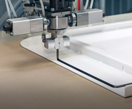 Nakładanie klejów i uszczelniaczy