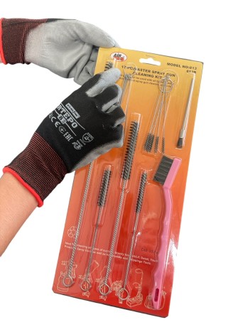 Zestaw szczotek i wyciorów do pistoletów lakierniczych