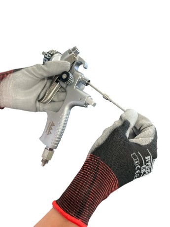 Czyszczenie iglicy pistoletu malarskiego pneumatycznego