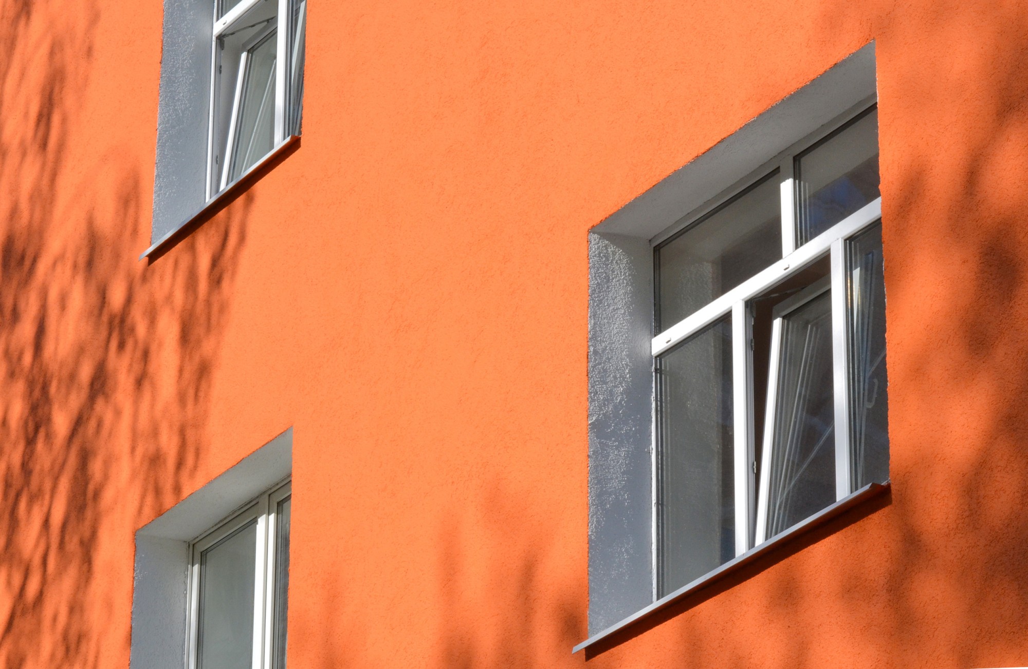 Elewacja budynku z betonu architektonicznego