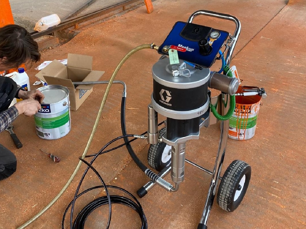 Malowanie za pomocą agregatu malarskiego tłokowego GRACO Merkur